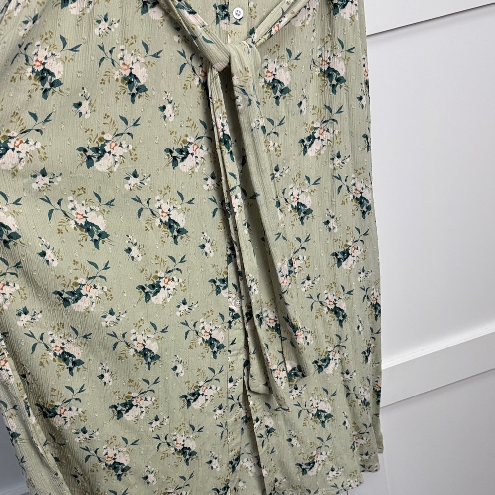 Floral Green Button-Up Dress - Picture 3 of 10